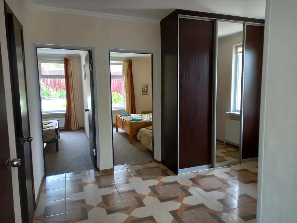 Коттедж Полдома с отдельным входом для семейного отдыха — Геленджик