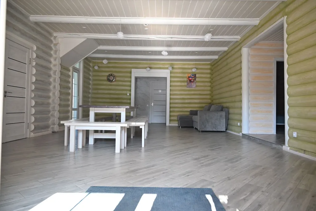 8-комнатный Дом