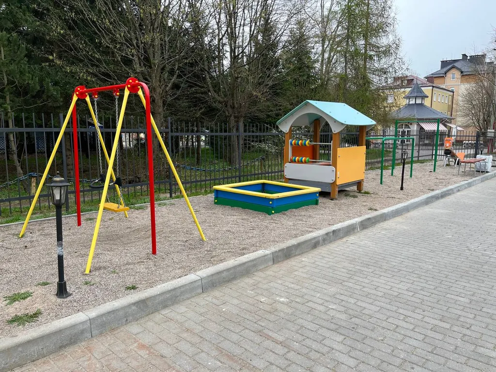 В роще у моря