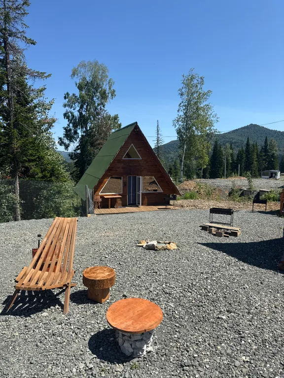 Коттедж Шале в стиле A-frame с видом на горы и лес — Шерегеш