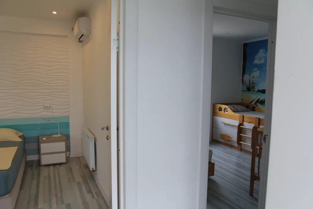 Апартаменты с террасой в морском стиле