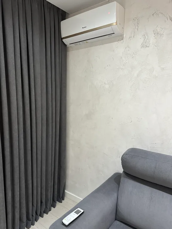 Современная квартира у вокзала с кондиционером