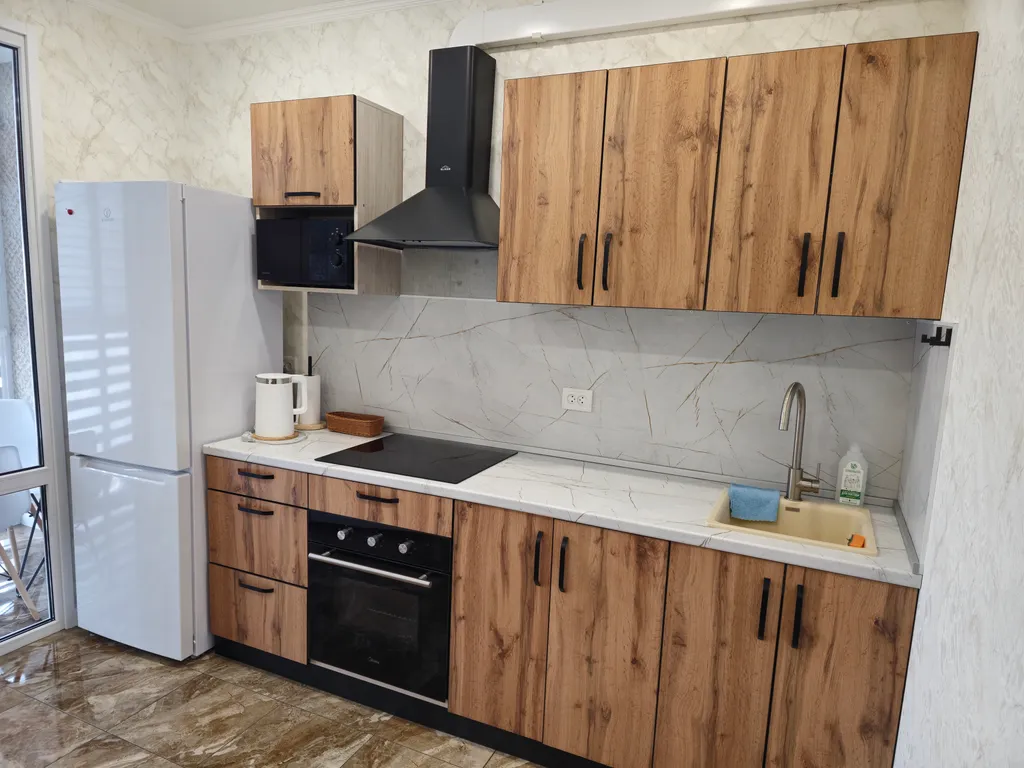 Уютная квартира с новым ремонтом, красивый вид на Кавказский хребет