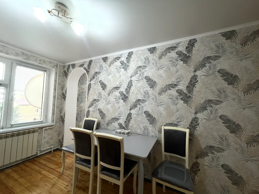 Огромная 4-комнатная квартира