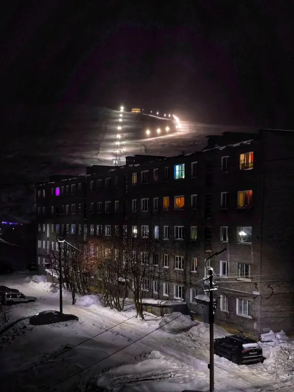 Квартира Теплая квартира вблизи ГК — Кировск