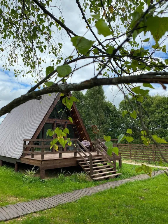 Дом с ковром