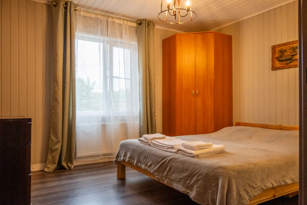 Коттедж на первой береговой линии с шикарным панорамным видом на озеро