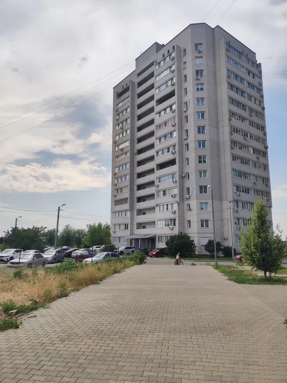 Однушка напротив аквапарка с Алисой