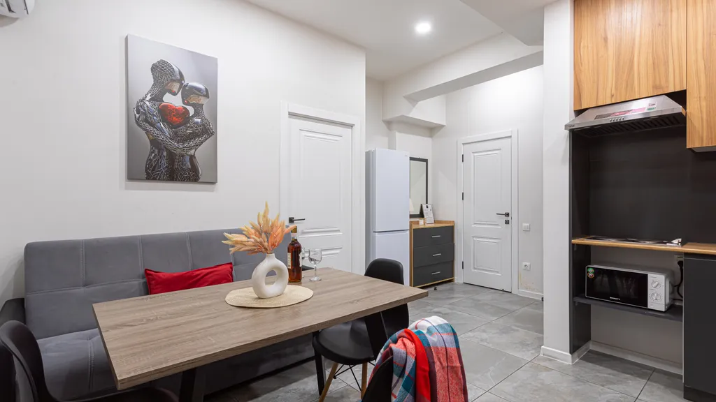 Маленькая квартира в новостройке в центре города