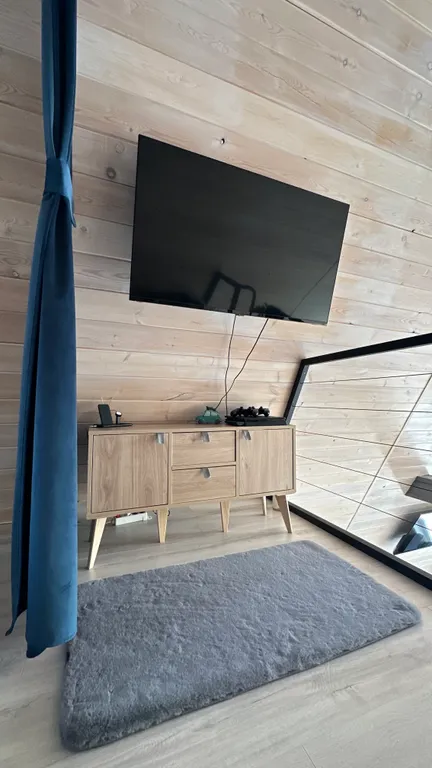 Уютный домик в стиле Афрейм с видом на горы