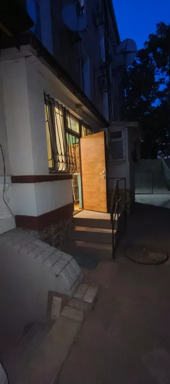 Квартира-студия в центре города с парковкой во дворе