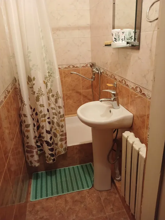 Коттедж Пол дома рядом с морем — Махачкала