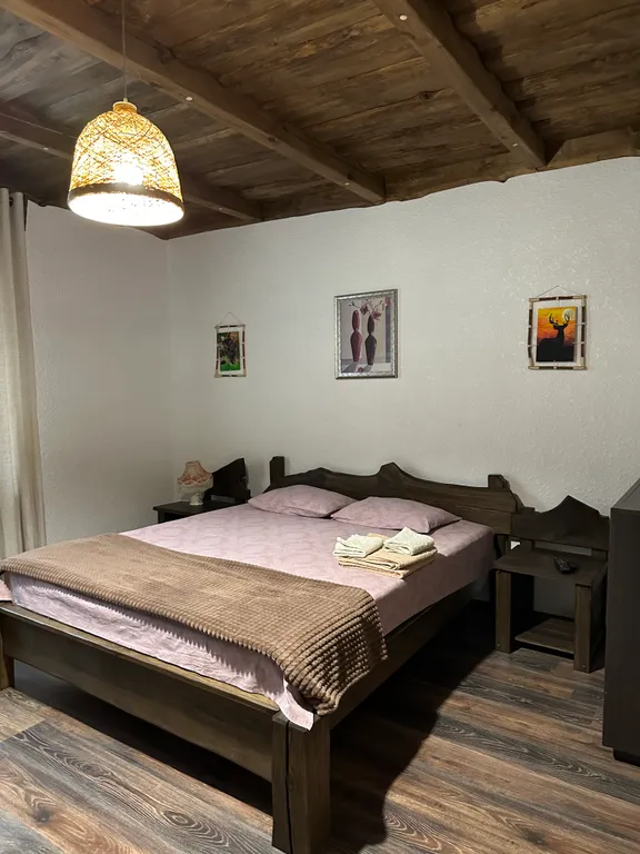 Тихое и комфортное место на берегу реки Лесная