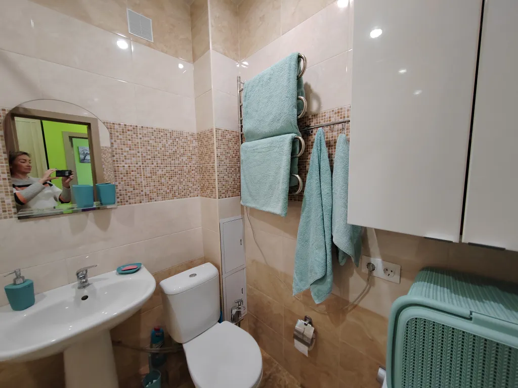 Уютная квартира с большой лоджией - террасой у открытого моря