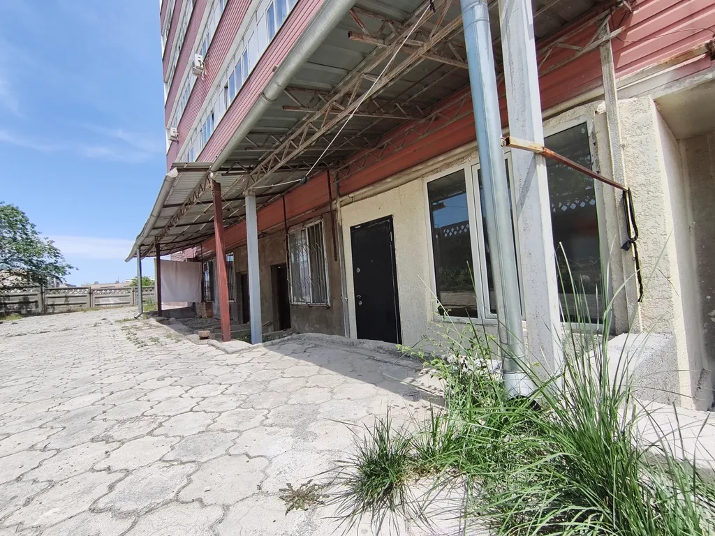 Просторная квартира с отдельным входом, две двуспальные кровати