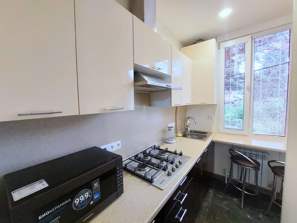 Квартира с балконом в 50 метрах от набережной Ялты