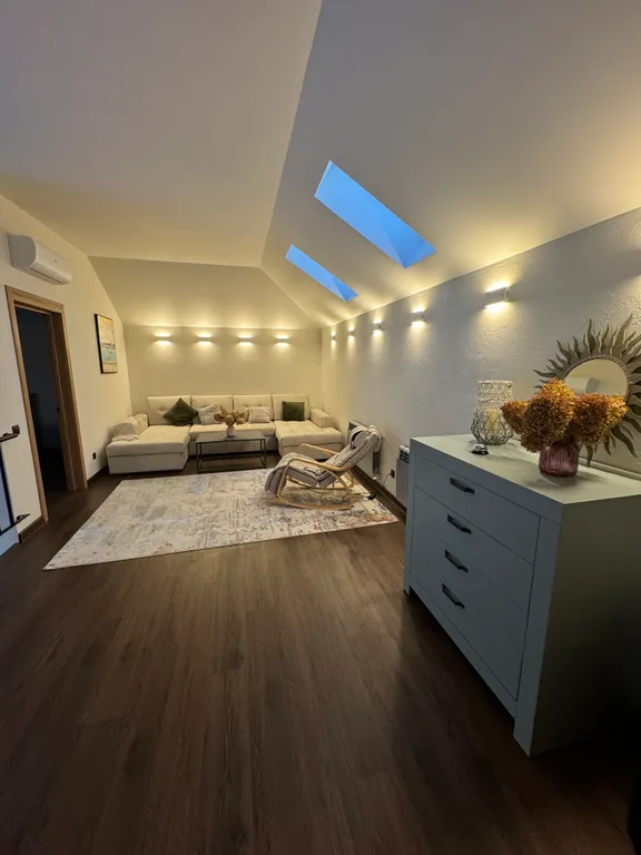 Новый дом с подогреваемым бассейном и сауной