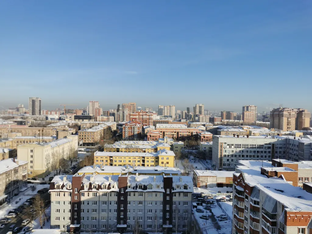 Квартира в люкс доме с парковкой в 10 минутах пешком от площади Ленина