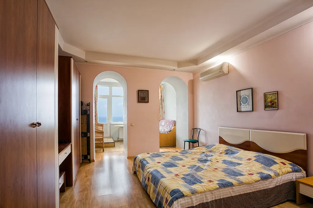 Квартира Апартаменты с видом на море и Храм — аренда посуточно в Ялта