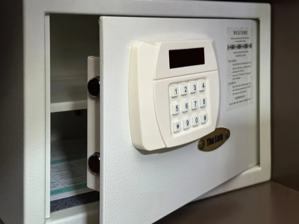 Title V Poolside, Rawai beach