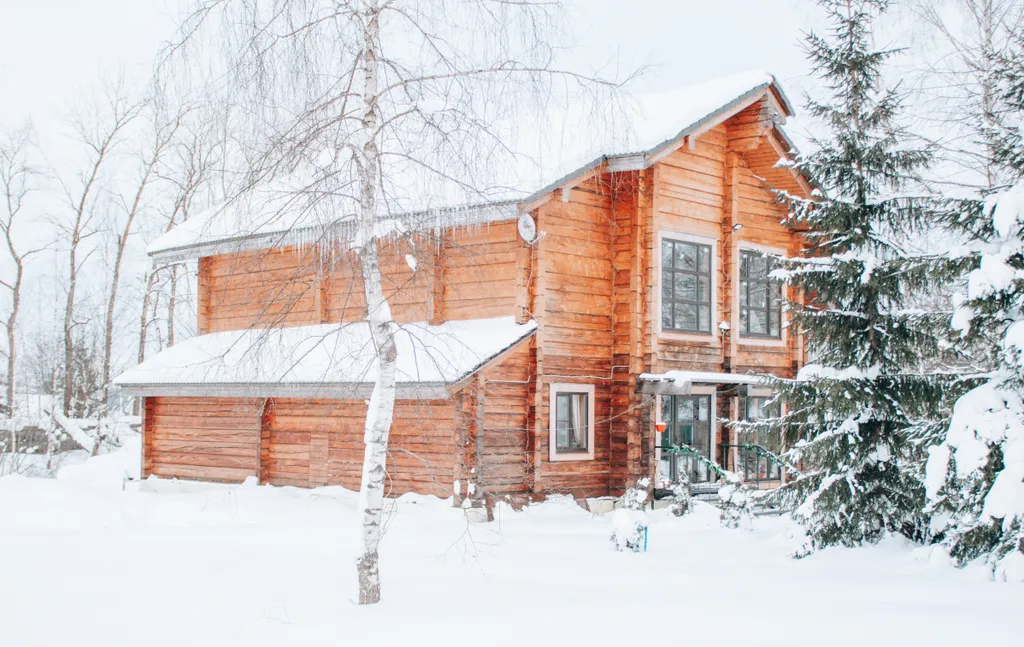 Атмосферный уютный экокоттедж из кедра с прудом