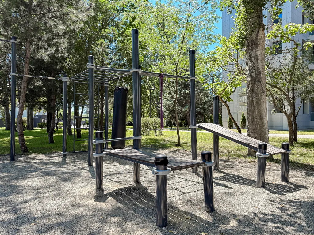 Квартира Квартира Студия в апарт-отеле с бассейном, собственным песчаным пляжем, парком — Анапа