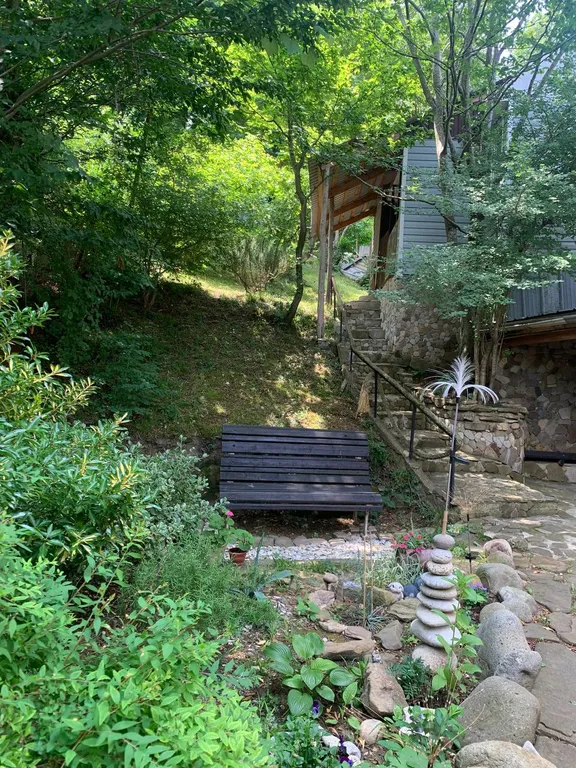 Коттедж Отдельный домик на 2-4 человек в лесной зоне — аренда посуточно в Новомихайловский