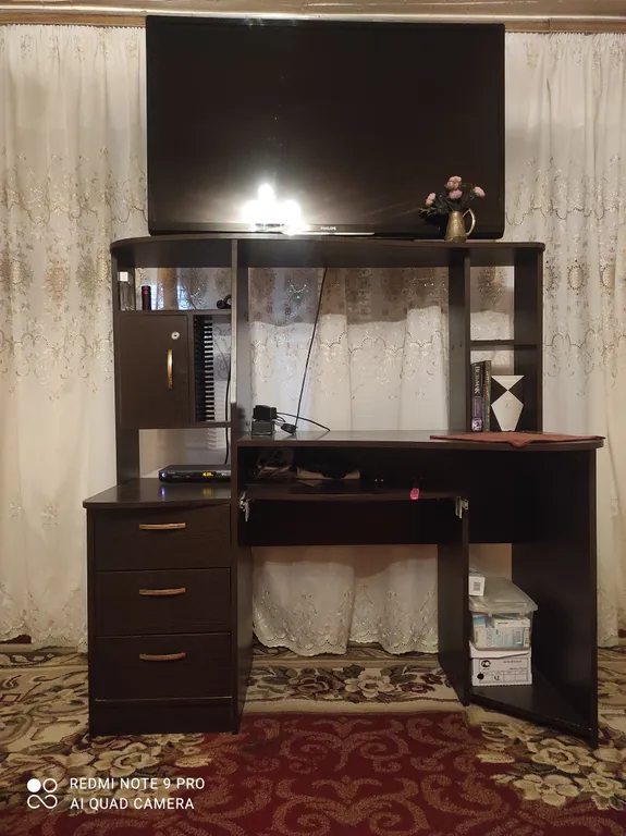 Комната с диваном