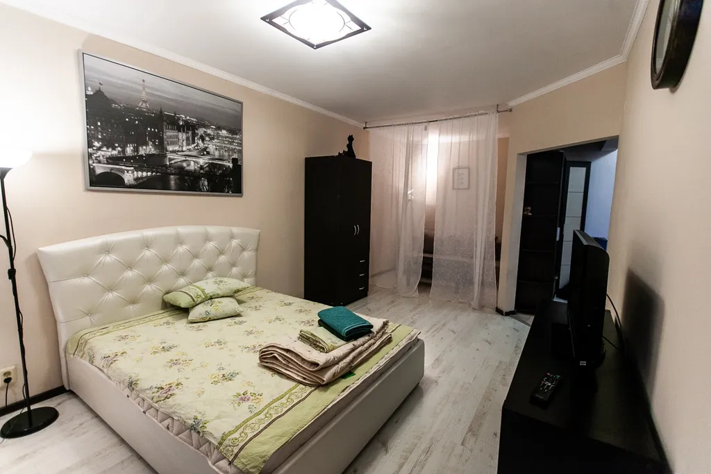 Просторная 1-комнатная квартира напротив ТЦ Обними - Курчатова 72