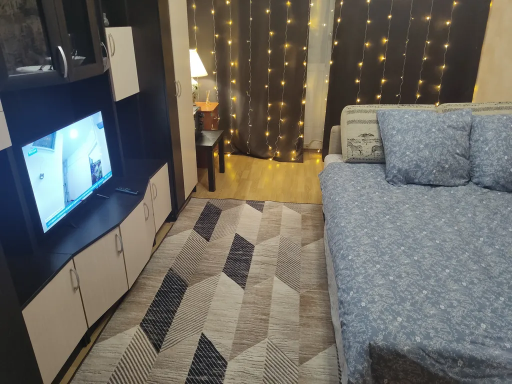 Комната с балконом