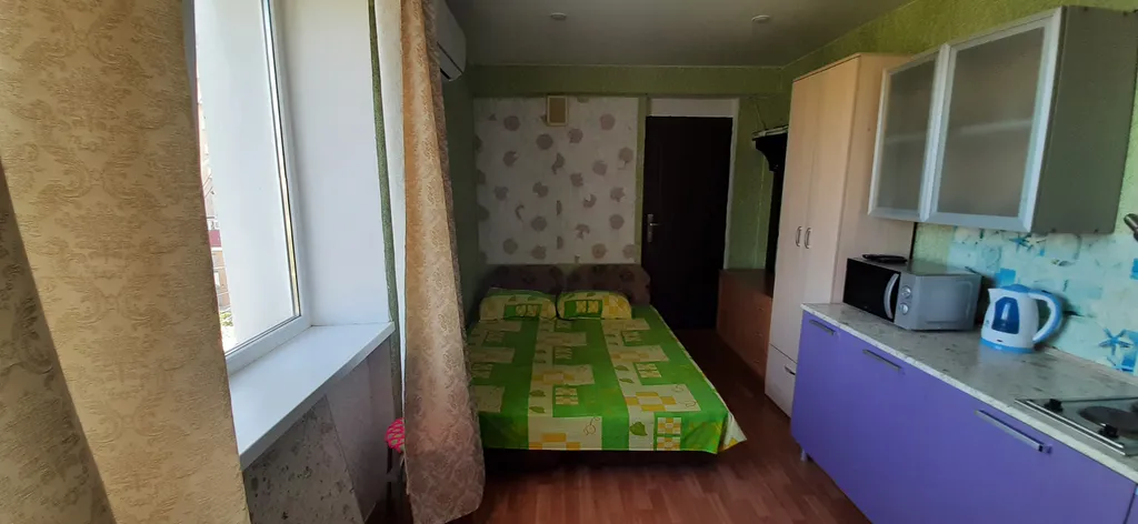 Уютная квартира-студия на берегу Чёрного моря в живописном посёлке