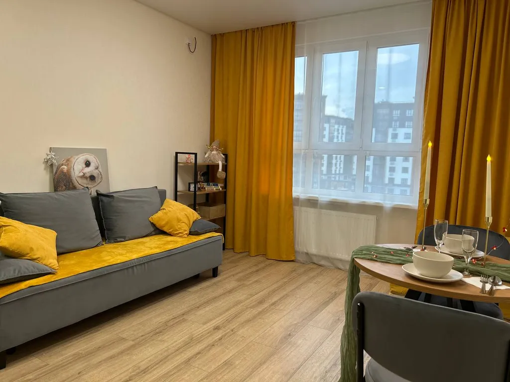 Современная евродушка у военной части