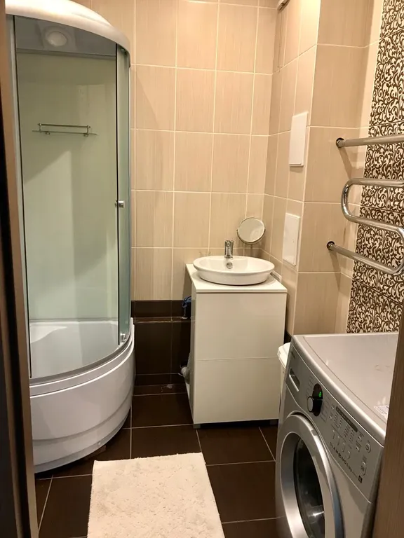 Квартира Квартира Трёшка с видом на реку, аквапарк, зоопарк, больницу — Новосибирск