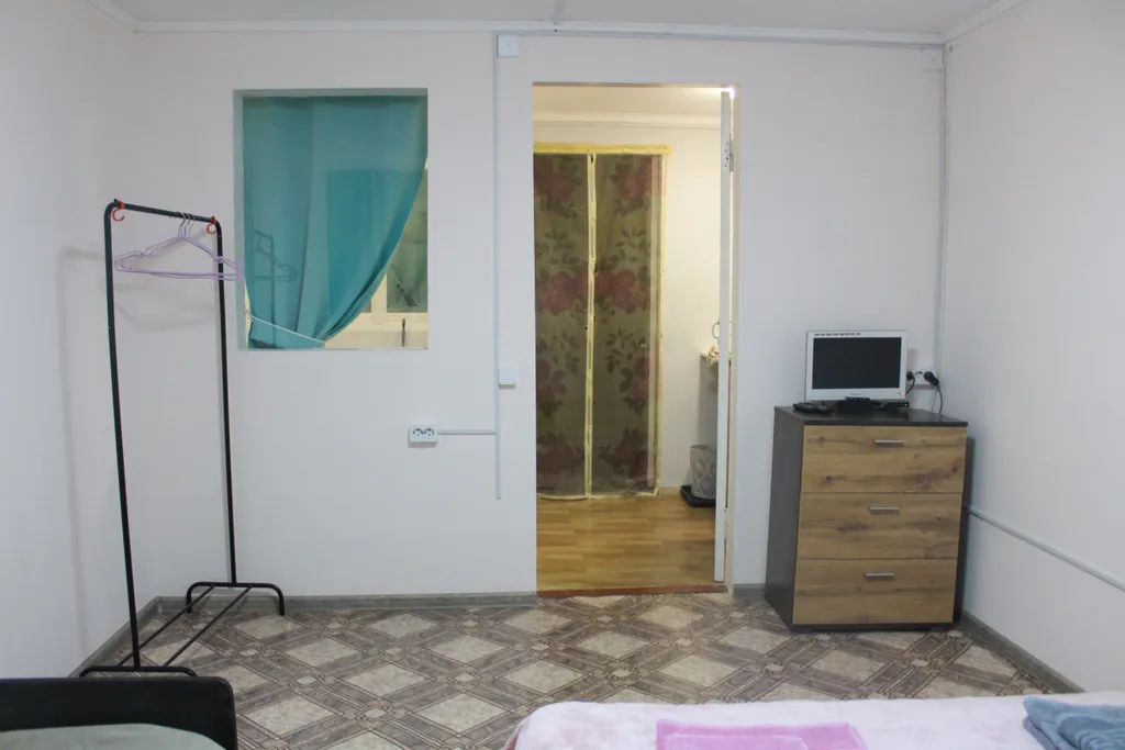 Домик со своей кухней и общим санузлом