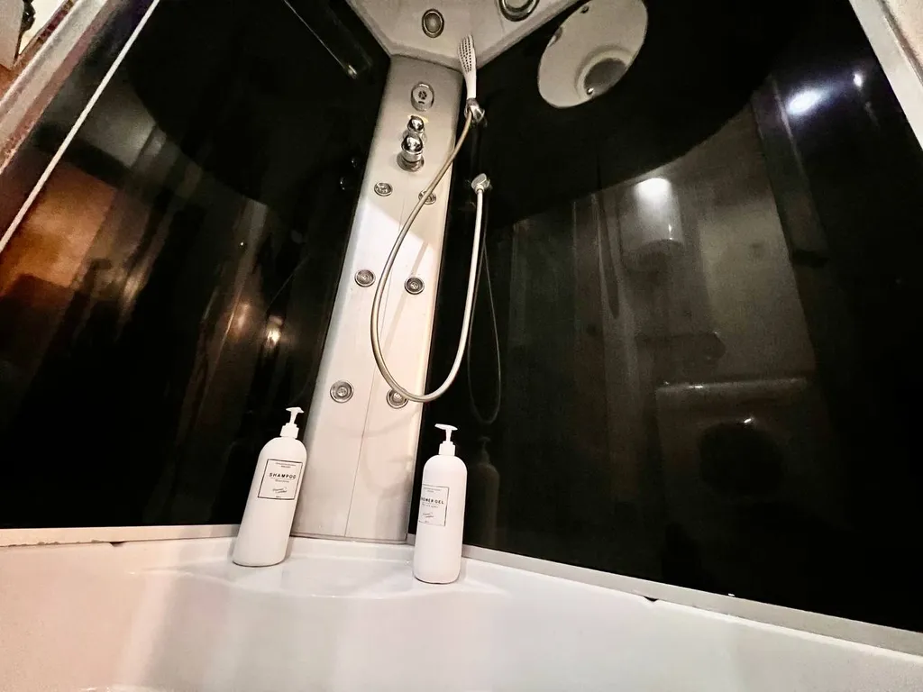 Квартира 1+ евро семейные апартаменты, центр, парковка, кафе, вояж, гудвин, развязка — Тюмень