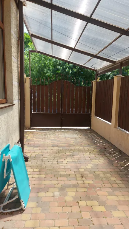 Коттедж Отдельный двухэтажный дом с уютным двором — Геленджик