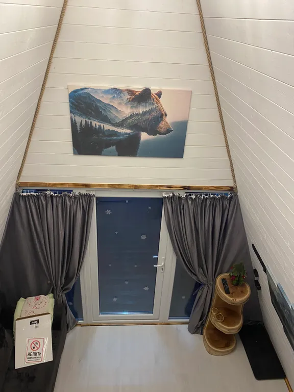 Афрейм на опушке леса с бассейном