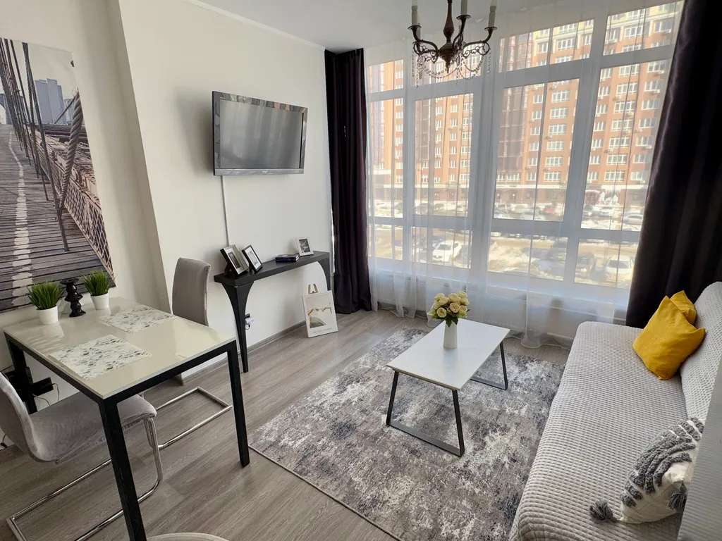 Двухкомнатный апартамент в новом районе в центре