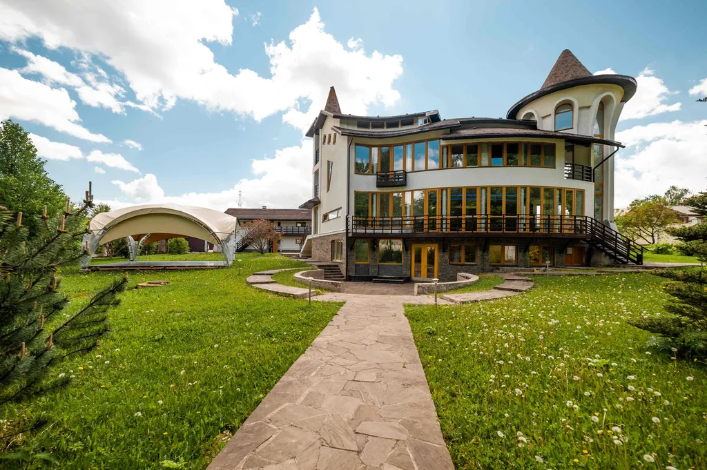 Коттедж с нотками стиля модерн