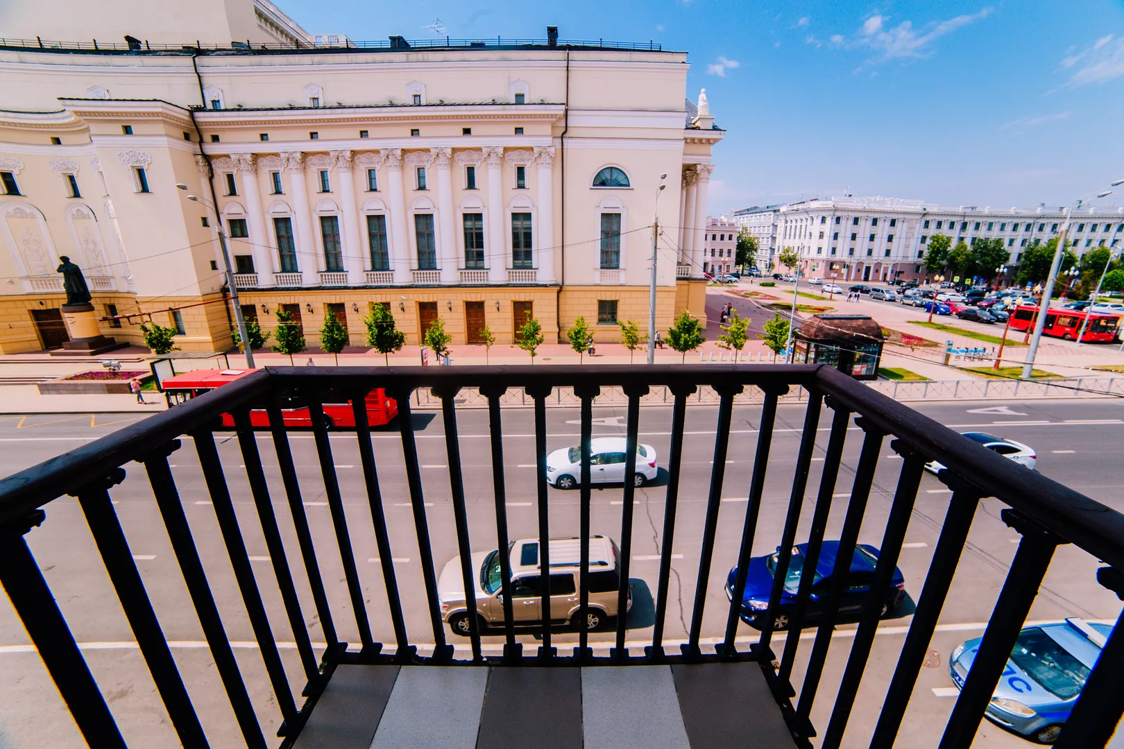 Балкон с видом на Театр оперы и балета им. Мусы Джалиля