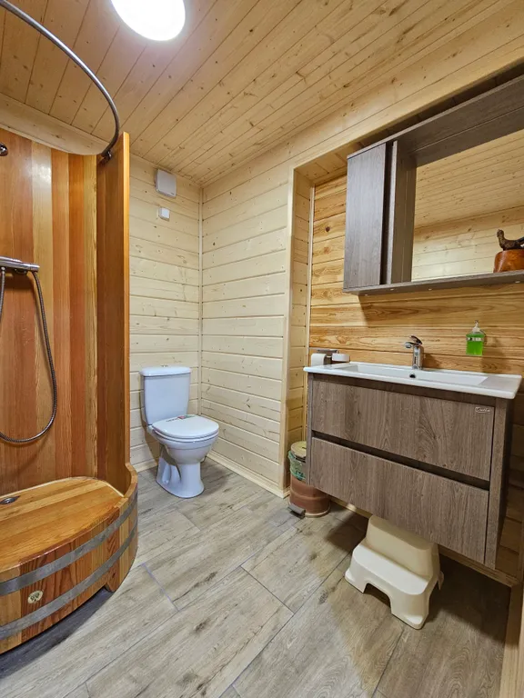 Просторный дом с баней и живым камином