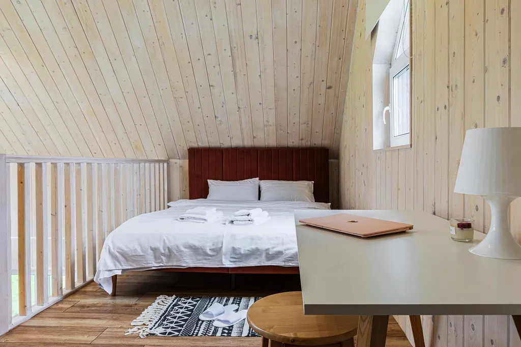 Яркий коттедж с панорамным видом на лес рядом с баней