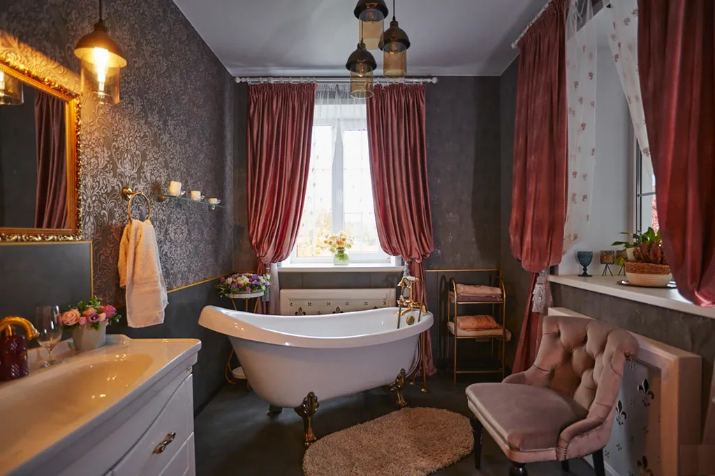 Уютный светлый дом в окружении природы