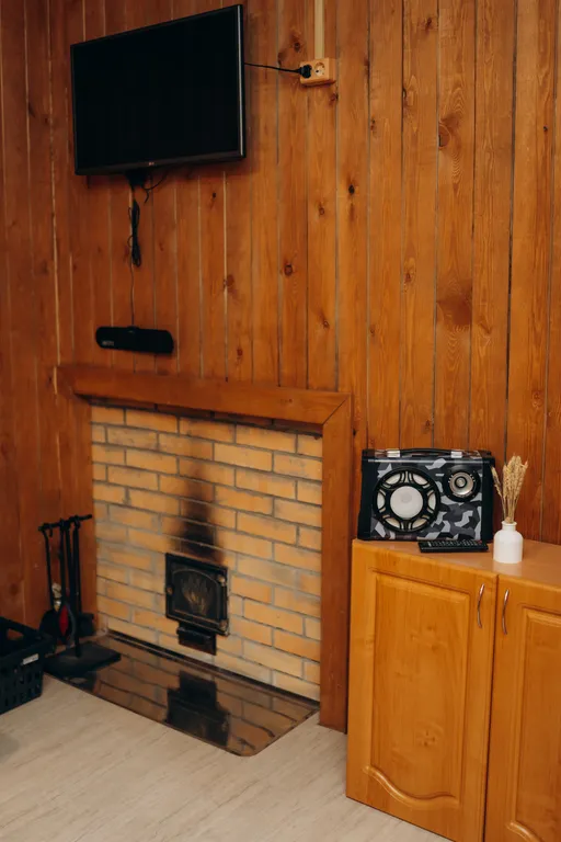 Дом с баней у леса