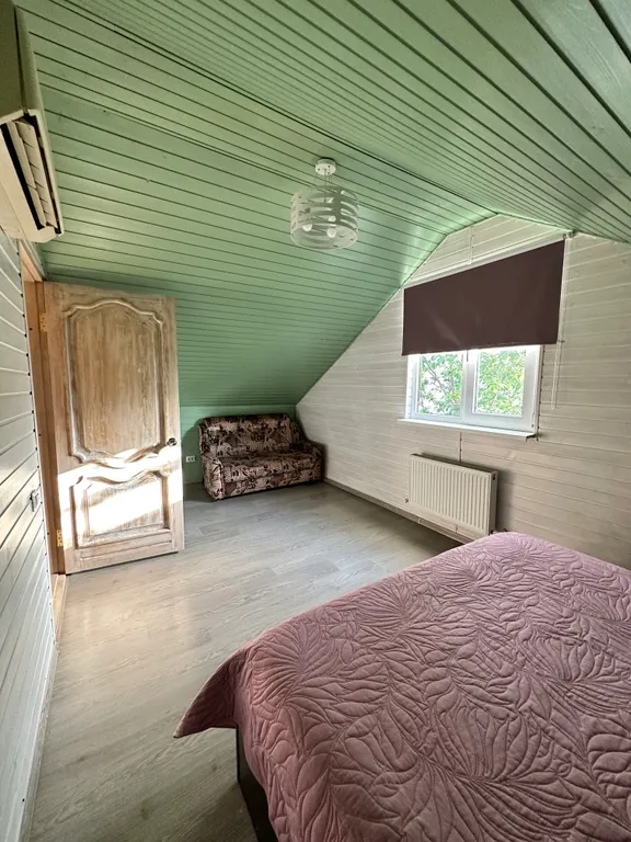 Загородный дом с бассейном и сауной