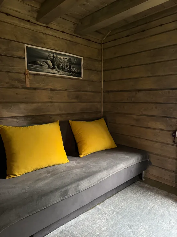 Дом и юрта на Валдае