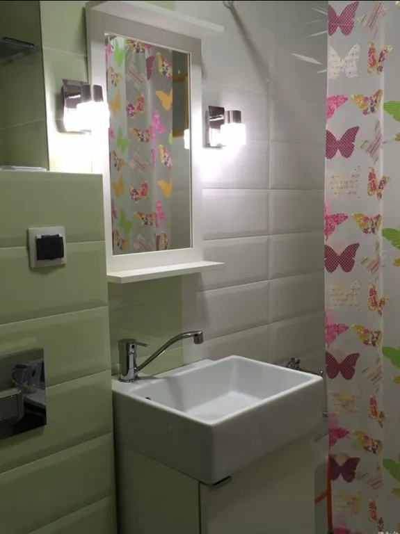 Яркая квартира на двоих в центре города