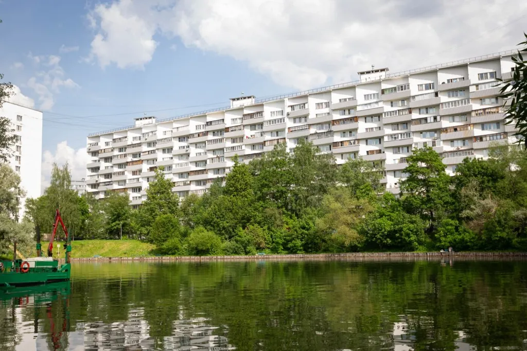 Квартира у живописного пруда