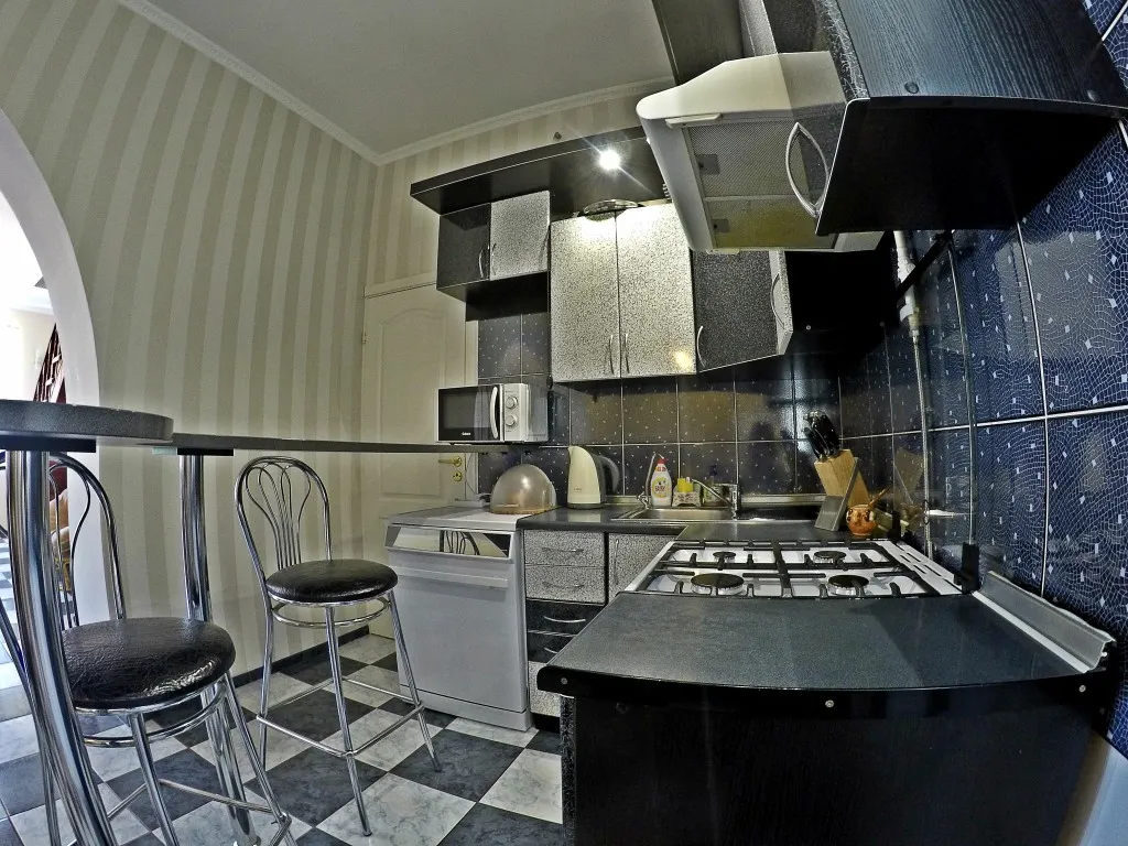 Дом в Ялте с бассейном и сауной