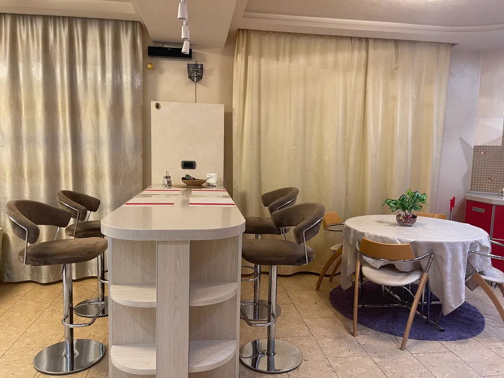 Уютная 3-х комнатная квартира в шаге от центра